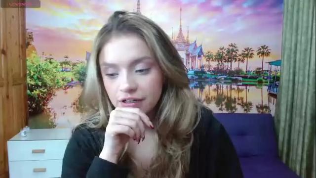 Image 10 of alyy_cute Stream on Chaturbate on 19 days ago