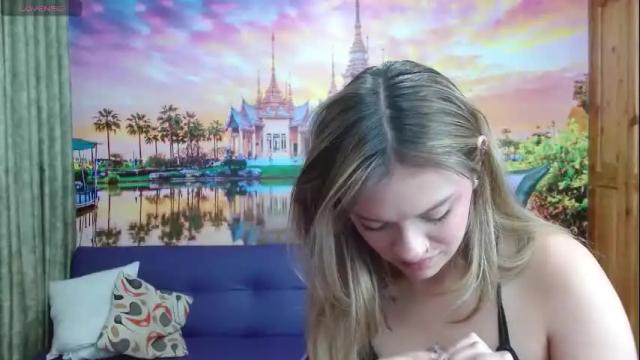 Image 7 of alyy_cute Stream on Chaturbate on 6 days ago