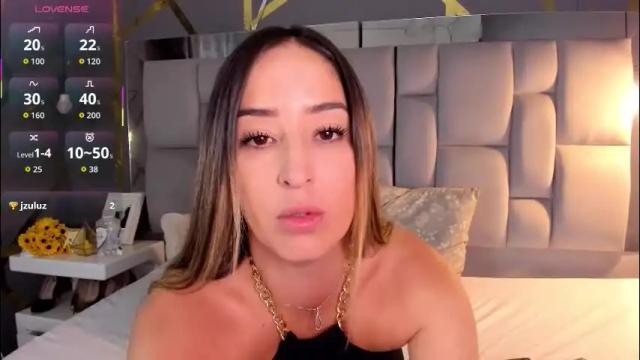 Image 3 of alyzeegorgeous Stream on Chaturbate on 3 days ago