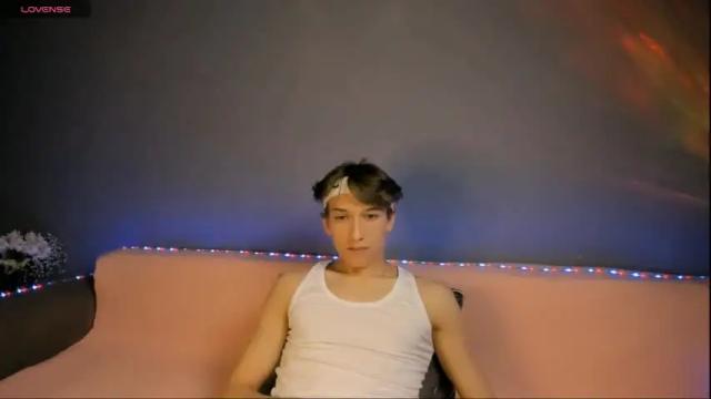 Image 3 of alzhas Stream on Chaturbate on 12 months ago