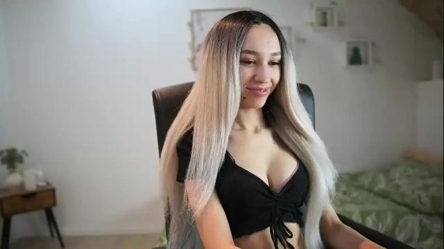 Image 4 of amai__liu Stream on Chaturbate on 1 month ago