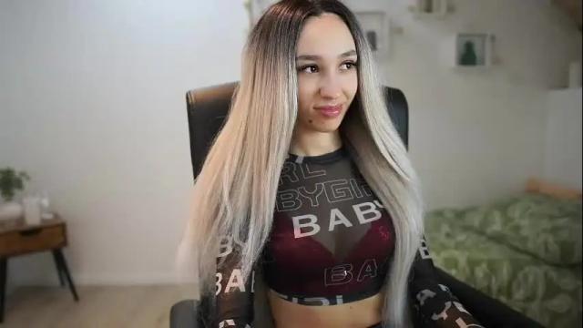 Image 3 of amai__liu Stream on Chaturbate on 26 days ago