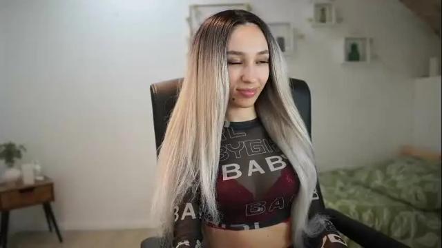 Image 7 of amai__liu Stream on Chaturbate on 26 days ago
