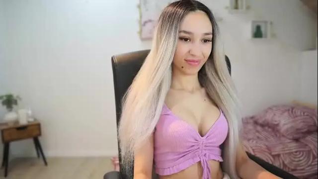 Image 4 of amai__liu Stream on Chaturbate on 13 days ago