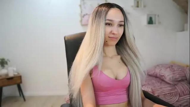 Image 4 of amai__liu Stream on Chaturbate on 6 days ago