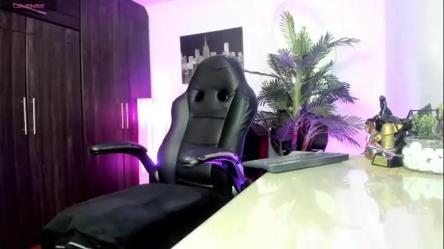 Image 2 of amaia_bushida Stream on Chaturbate on 1 month ago