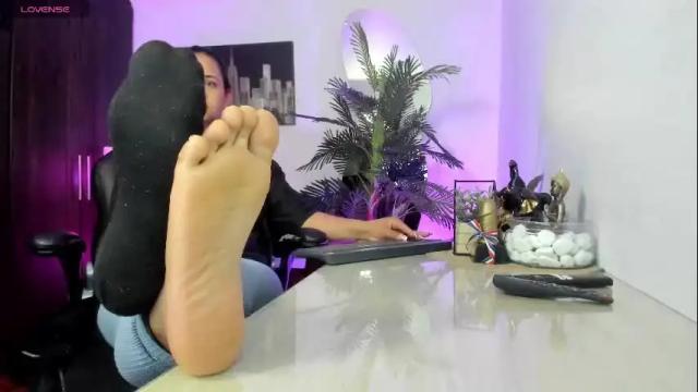 Image 2 of amaia_bushida Stream on Chaturbate on 1 month ago
