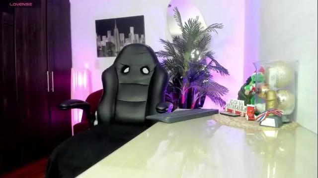 Image 2 of amaia_bushida Stream on Chaturbate on 1 month ago