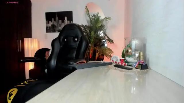 Image 2 of amaia_bushida Stream on Chaturbate on 1 month ago