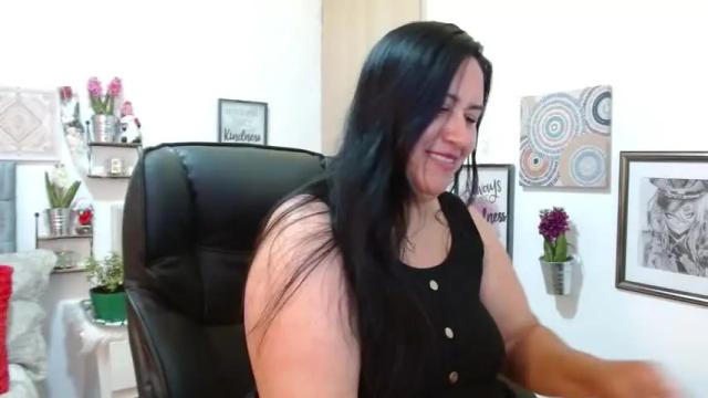 Image 12 of amalia_brunette Stream on Chaturbate on 13 months ago