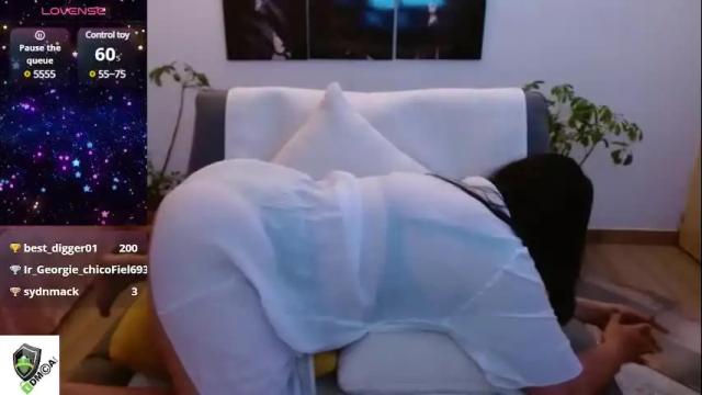 Image 3 of amalia_brunette Stream on Chaturbate on 21 hours ago