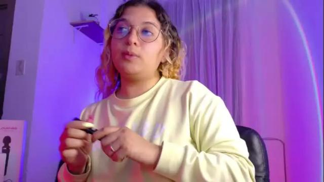 Image 2 of amalia_rosse_ Stream on Chaturbate on 24 days ago