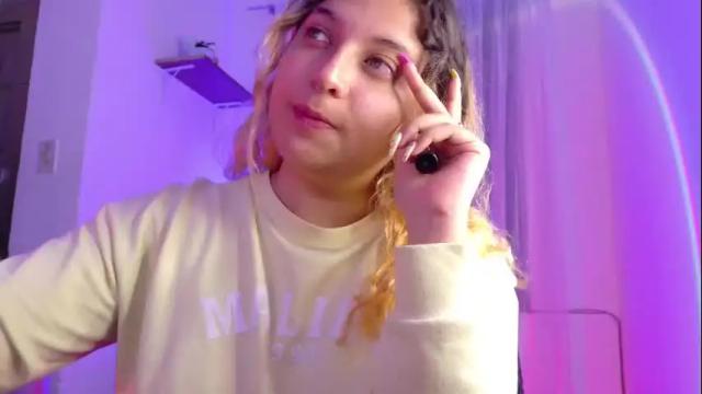 Image 6 of amalia_rosse_ Stream on Chaturbate on 24 days ago
