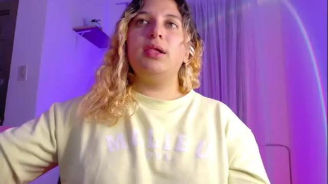 Image 8 of amalia_rosse_ Stream on Chaturbate on 24 days ago