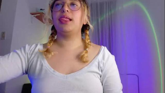 Image 10 of amalia_rosse_ Stream on Chaturbate on 23 days ago