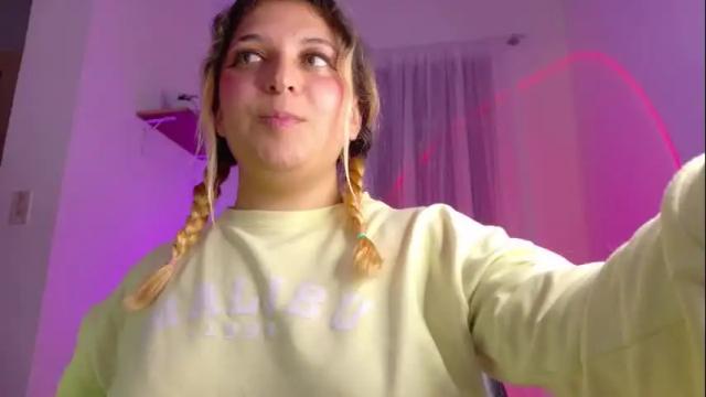 Image 12 of amalia_rosse_ Stream on Chaturbate on 17 days ago