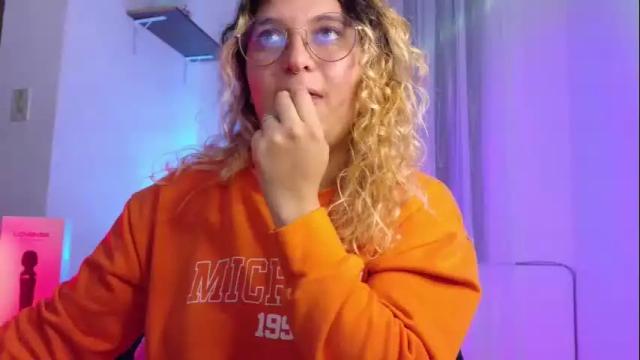 Image 8 of amalia_rosse_ Stream on Chaturbate on 10 days ago