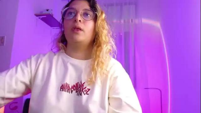 Image 2 of amalia_rosse_ Stream on Chaturbate on 8 days ago