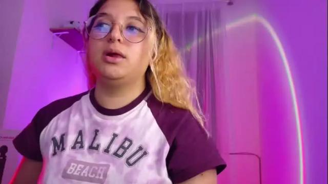 Image 12 of amalia_rosse_ Stream on Chaturbate on 4 days ago