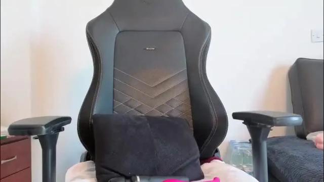 Image 3 of amaliamarkova_ Stream on Chaturbate on 1 month ago