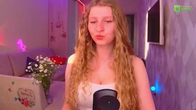Thumbnail 2, amaliaqueen999's Stream at Chaturbate, 12 months ago