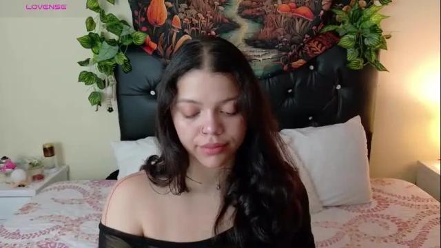 Image 8 of amand1_sweet Stream on Chaturbate on 24 days ago