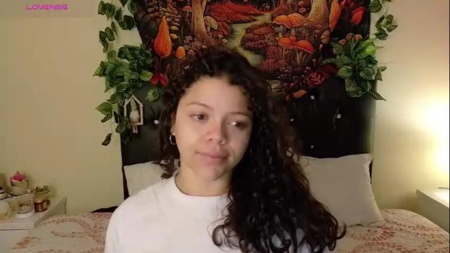 Image 4 of amand1_sweet Stream on Chaturbate on 21 days ago