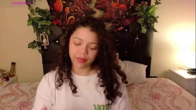 Image 7 of amand1_sweet Stream on Chaturbate on 7 days ago
