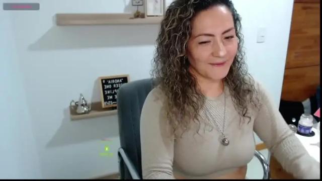 Image 3 of amanda_bella1 Stream on Chaturbate on 15 months ago