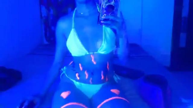 Image 4 of amanda_rosses_ Stream on Chaturbate on 17 months ago