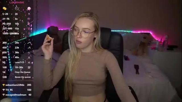 Image 10 of amandaafire Stream on Chaturbate on 24 days ago