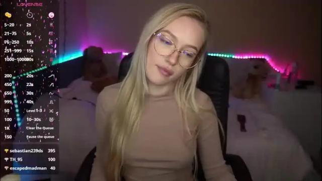Image 12 of amandaafire Stream on Chaturbate on 24 days ago