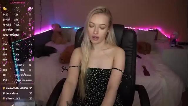 Image 3 of amandaafire Stream on Chaturbate on 17 days ago