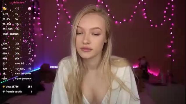 Image 7 of amandaafire Stream on Chaturbate on 6 days ago