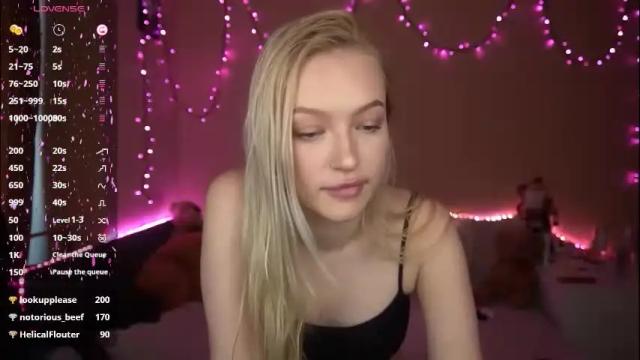 Image 8 of amandaafire Stream on Chaturbate on 3 days ago