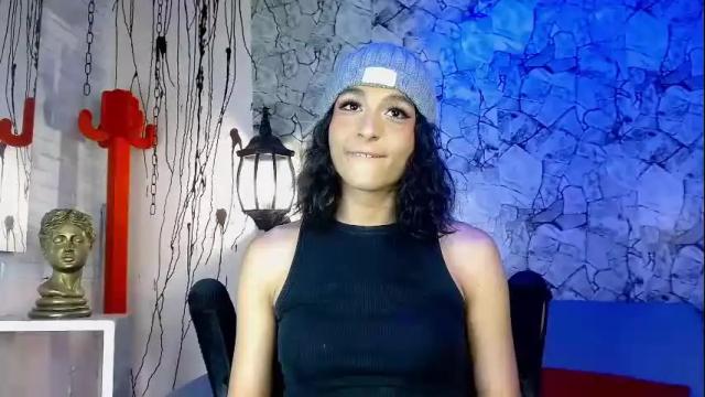 Image 2 of amandableade Stream on Chaturbate on 1 month ago