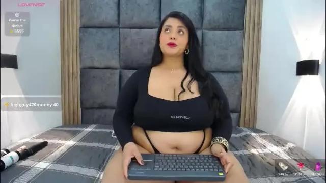 Image 4 of amandarousell Stream on Chaturbate on 2 months ago