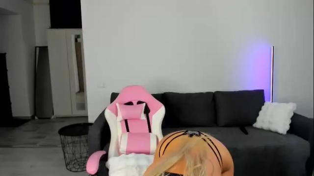 Image 11 of amandateasing Stream on Chaturbate on 2 months ago