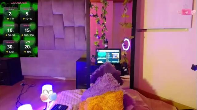 Image 3 of amapola_hs Stream on Chaturbate on 2 months ago