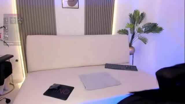 Image 7 of amara_lewiis Stream on Chaturbate on 15 days ago