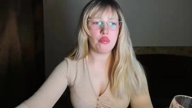 Image 3 of amara_maple Stream on Chaturbate on 18 months ago