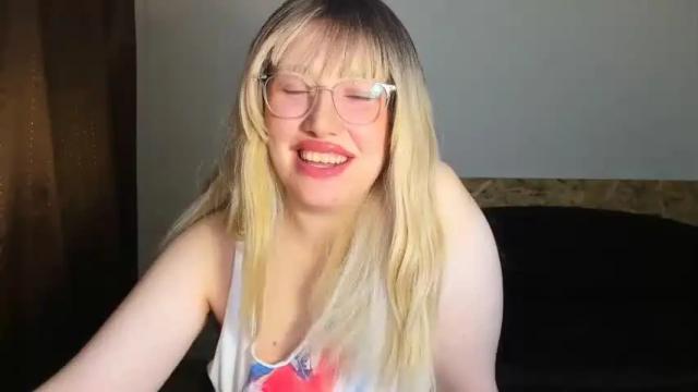 Image 3 of amara_maple Stream on Chaturbate on 18 months ago