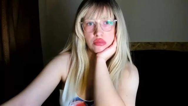 Image 6 of amara_maple Stream on Chaturbate on 15 months ago