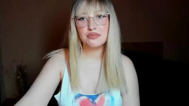Image 10 of amara_maple Stream on Chaturbate on 16 months ago