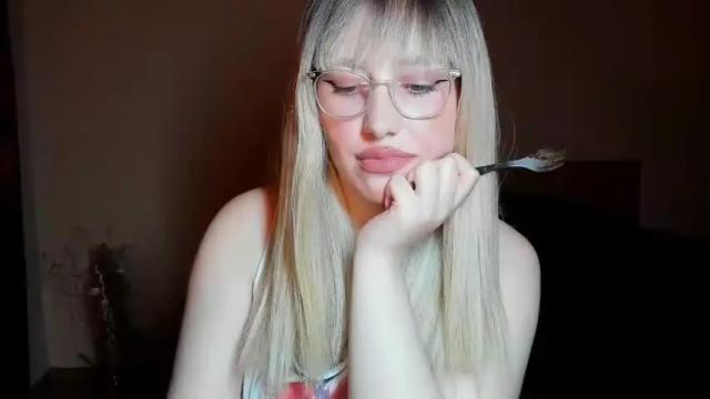 Image 2 of amara_maple Stream on Chaturbate on 16 months ago