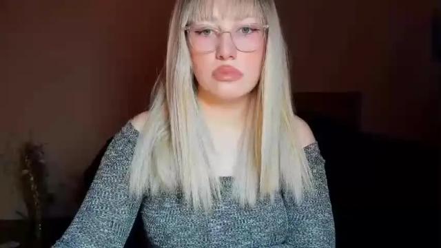 Image 12 of amara_maple Stream on Chaturbate on 13 months ago