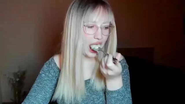 Image 2 of amara_maple Stream on Chaturbate on 13 months ago