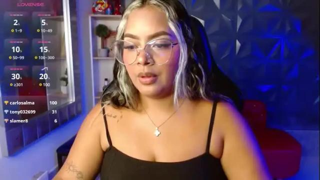 Image 2 of amaranta_rousse Stream on Chaturbate on 5 months ago