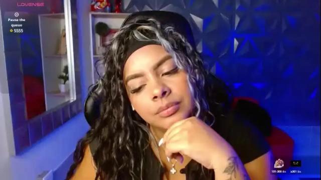 Image 11 of amaranta_rousse Stream on Chaturbate on 4 months ago