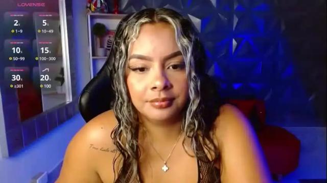 Image 12 of amaranta_rousse Stream on Chaturbate on 4 months ago